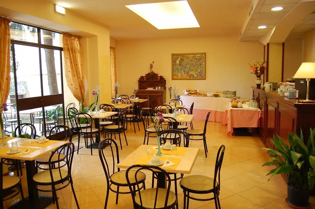 Hotel Astor Florence 3*,  Italy